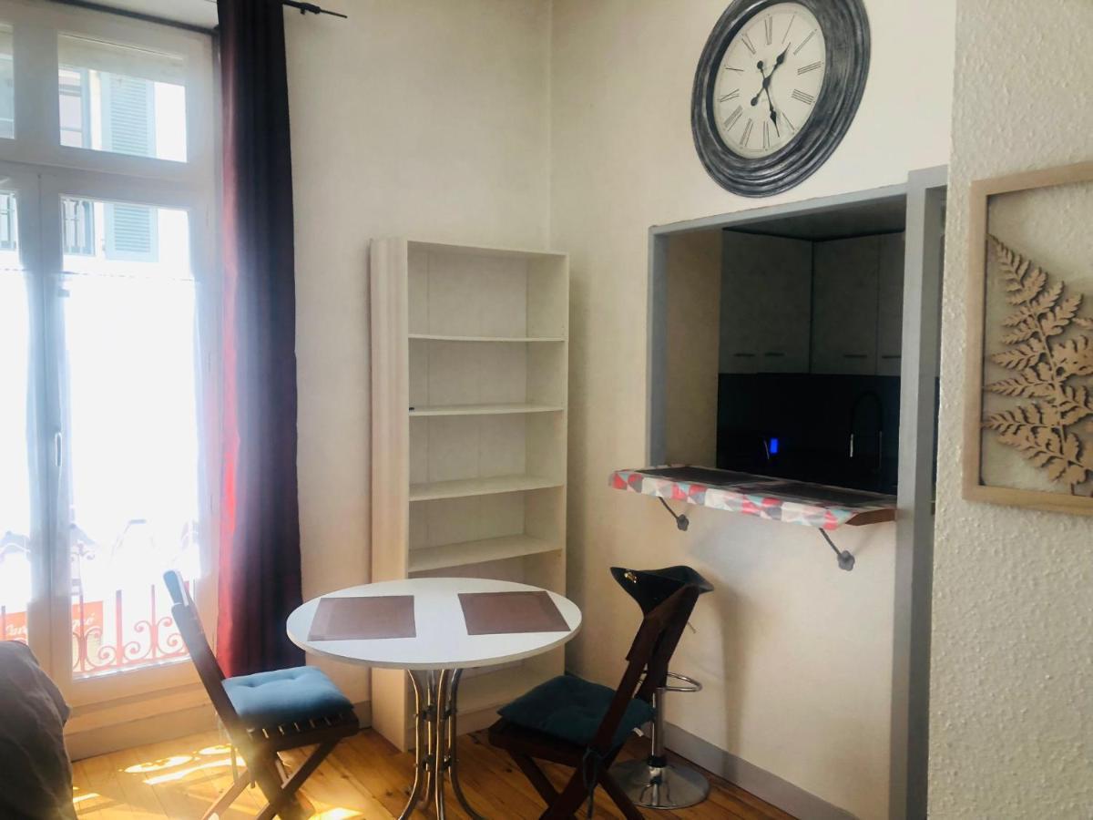 Le Gambetta T2 Cosy Hypercentre Wifi Fibre Avec Parking Apartment Pau Exterior photo